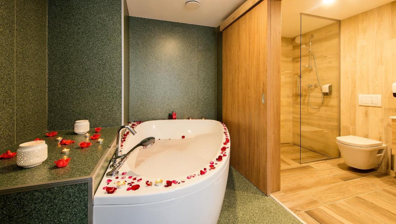 Akademia Hotel Балатонфюред Екстер'єр фото
