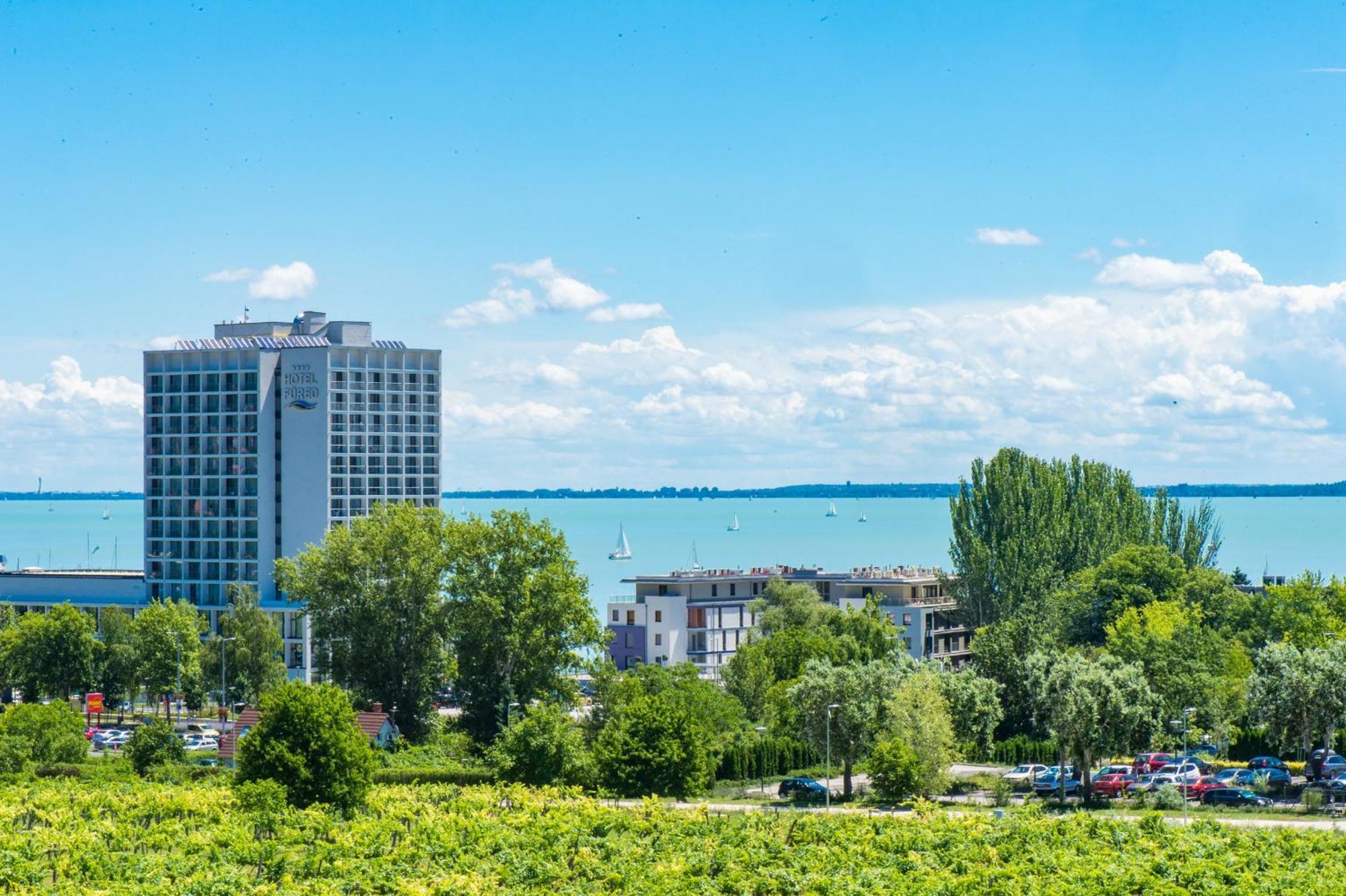Akademia Hotel Балатонфюред Екстер'єр фото